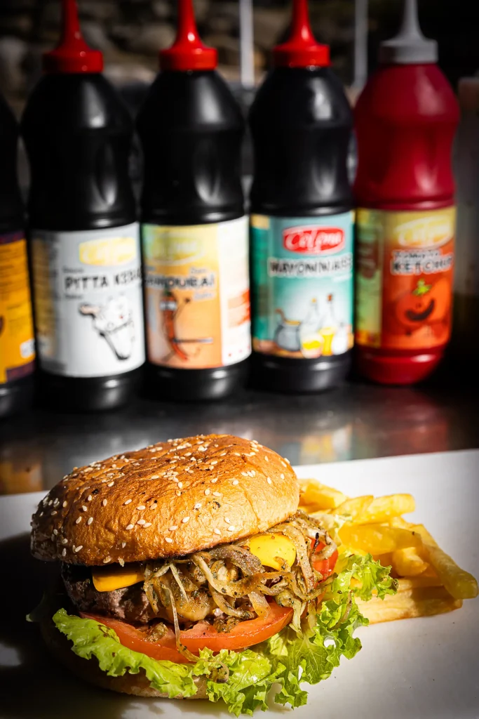Hamburgers gourmands et frites - Rôtisserie Chez Franky à Porto-Vecchio